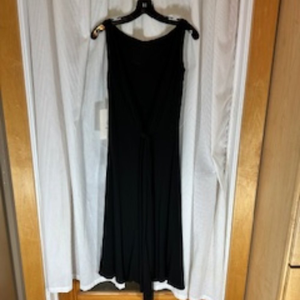 Vera Wang classic evening gown dramatic open back